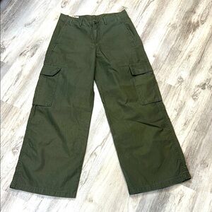 NWT Levi’s Women’s Olive Green Wide Leg Cotton Twill Baggy Cargo Pants Trousers